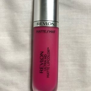 ✨ Revlon Matte 605 HD Obsession Lip. 3/$12
